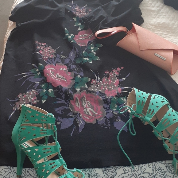 Vintage Puff Sleeve Shif Dress - Picture 4 of 4